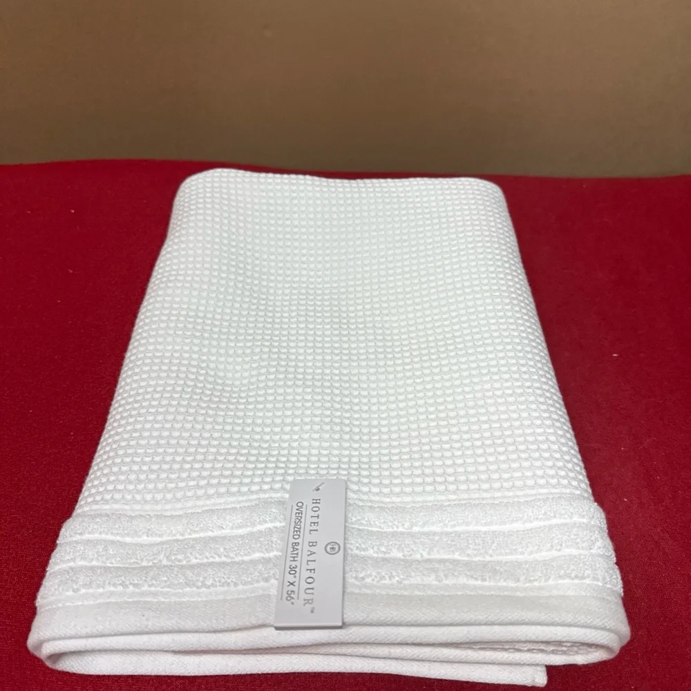 Hotel Balfour 2 Pck Textured Waffle Weave Twist COTTON Bath Towels 30x56” White